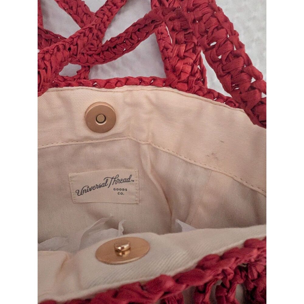 Universal Thread Red Crochet Crossbody Bag NWT - Picture 4 of 8